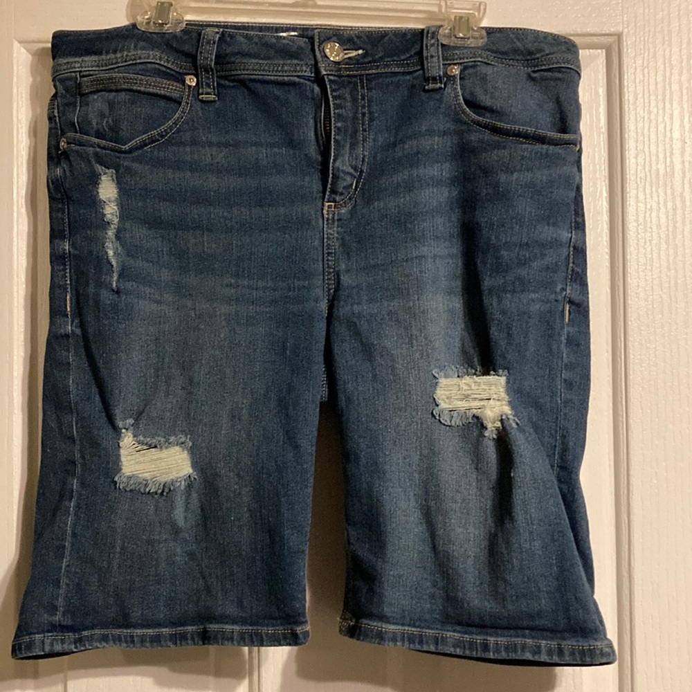 Seven F Denim distressed Bermuda short